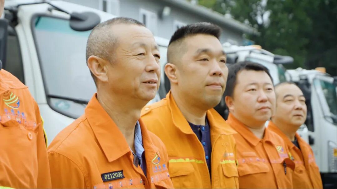 看见TA的名字,致敬不凡坚守!宇通环卫祝所有环卫工人节日快乐! 看见TA的名字,致敬不凡坚守!宇通环卫祝所有环卫工人节日快乐!