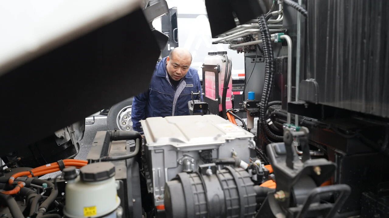 八年匠心护航全国两会，宇通环卫以高标准交出绿色保障答卷！