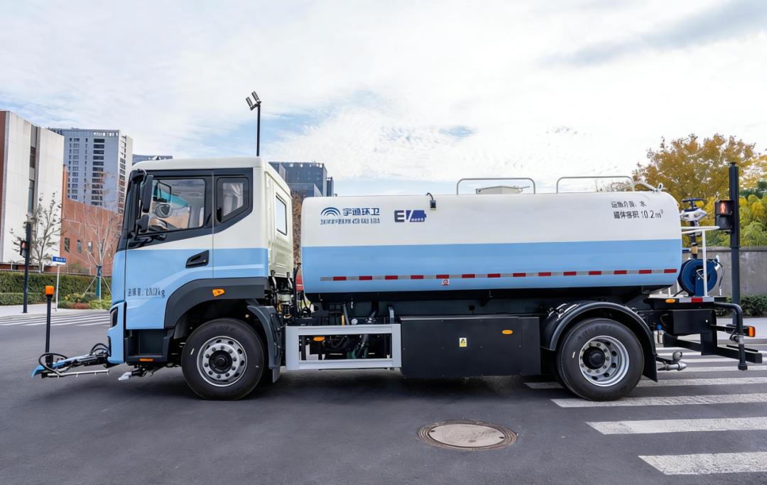 「宇」见好车丨宇通18吨纯电动高压清洗车,城市深度保洁的“盈运”之选 图片