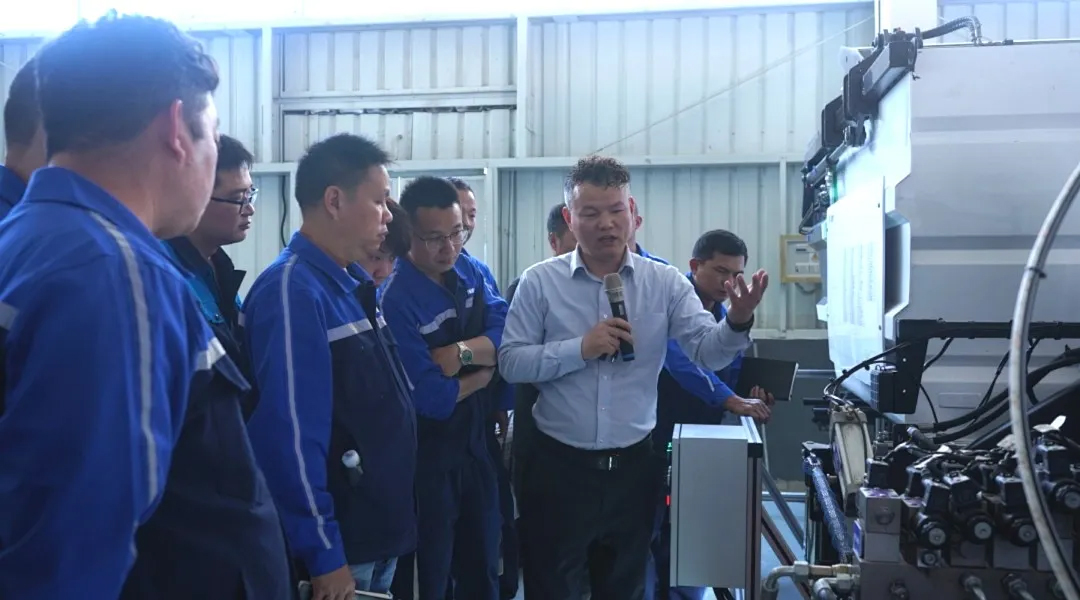 价值连城 | 强强联合!携手环境集团开展宇通环卫维保大讲堂 价值连城 | 强强联合!携手环境集团开展宇通环卫维保大讲堂