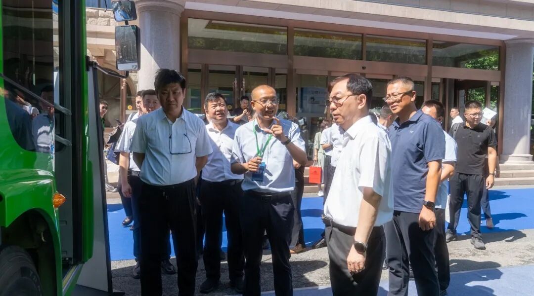 聚力寒区环卫全场景运维！宇通环卫亮相新疆交流会！